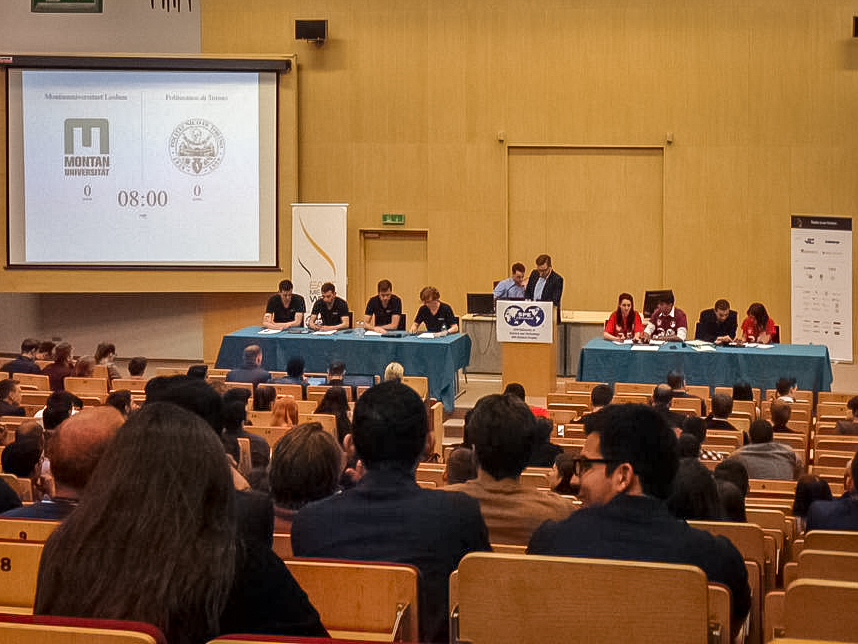 A room full of tension during the match between Montanuniversitaet Leoben and the team from Politecnico di Torino